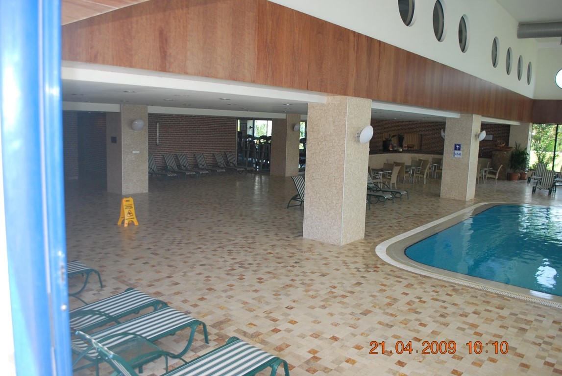 imagini hotel TITANIC LARA